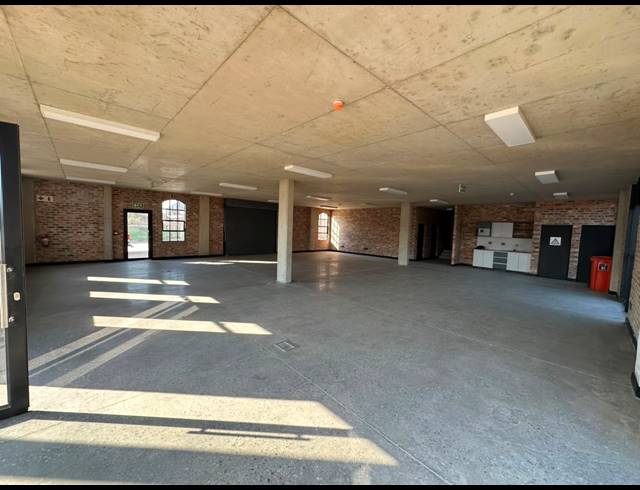 2,542.22M² WAREHOUSE TO LET IN RIVERSANDS